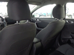 Kia Ceed 1.0 Tgdi Drive foto 5