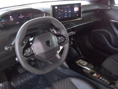 PEUGEOT 2008 ALLURE HYBRID eDCS6 foto 12