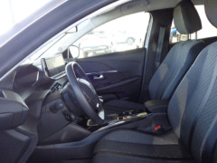 Peugeot 208 Allure Gasolina foto 11