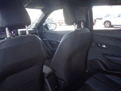 Peugeot 2008 Gasolina Allure foto 9