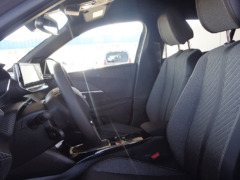 Peugeot 2008 Gasolina Allure foto 11