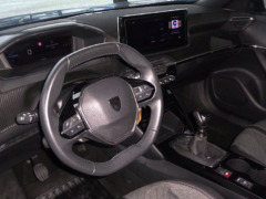 Peugeot 2008 Gasolina Allure foto 12